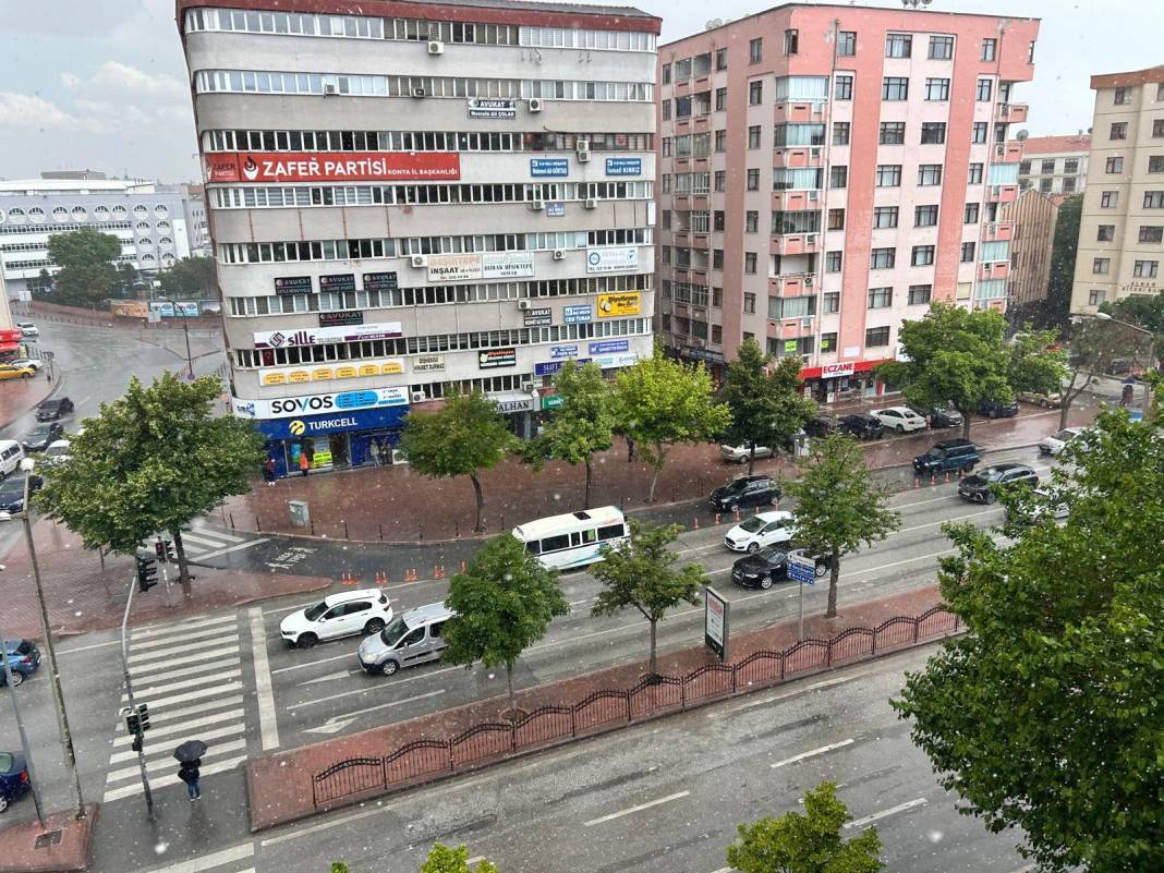 Konya'da sağanak yağış etkili oluyor! 3